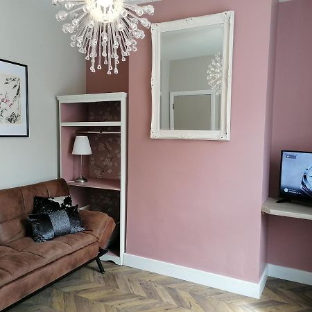 Stunning 3 Bedroom Townhouse In The Heart Of City Белфаст Екстериор снимка