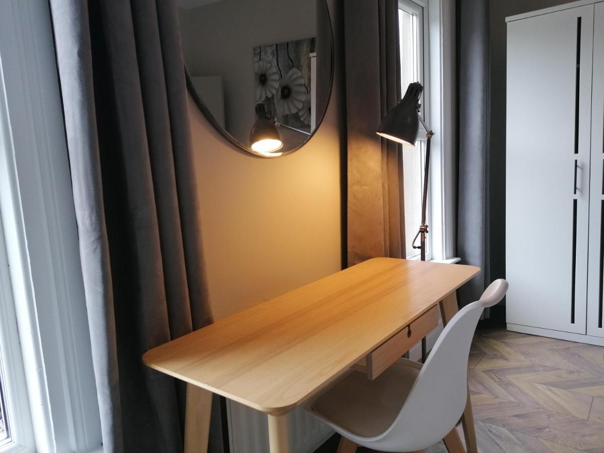 Stunning 3 Bedroom Townhouse In The Heart Of City Белфаст Екстериор снимка