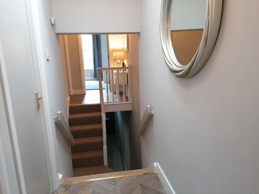 Stunning 3 Bedroom Townhouse In The Heart Of City Белфаст Екстериор снимка